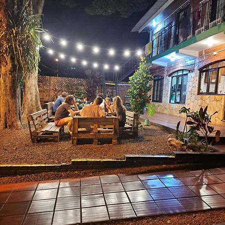 Benteveo Hostel Iguazu Puerto Iguazú Buitenkant foto