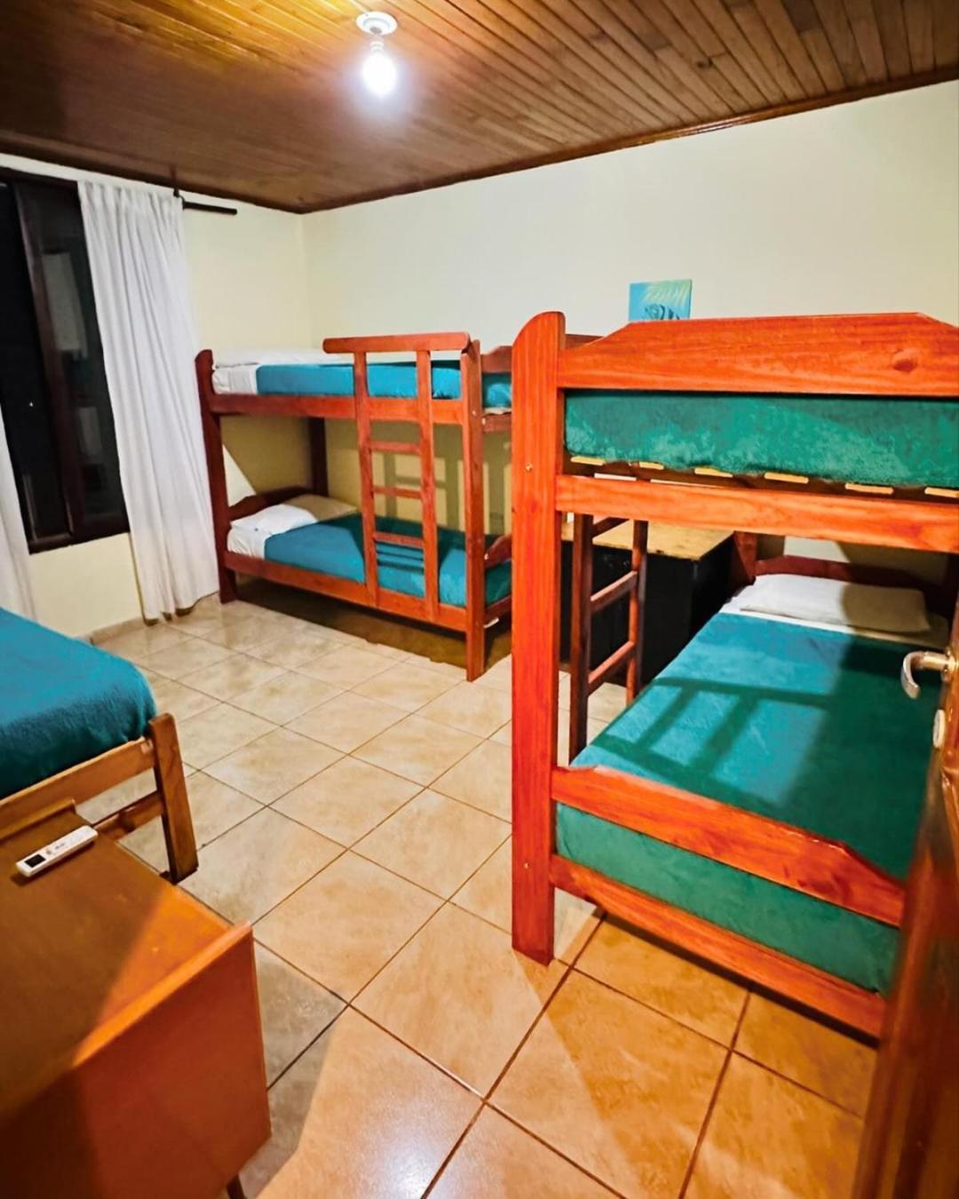 Benteveo Hostel Iguazu Puerto Iguazú Buitenkant foto
