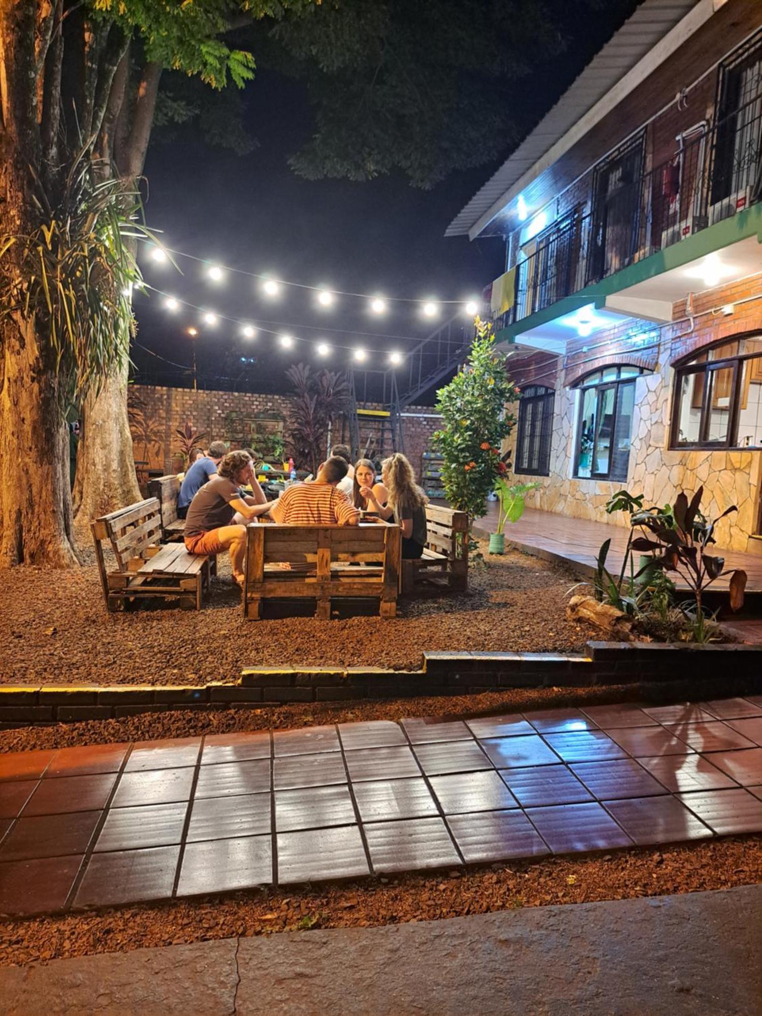 Benteveo Hostel Iguazu Puerto Iguazú Buitenkant foto
