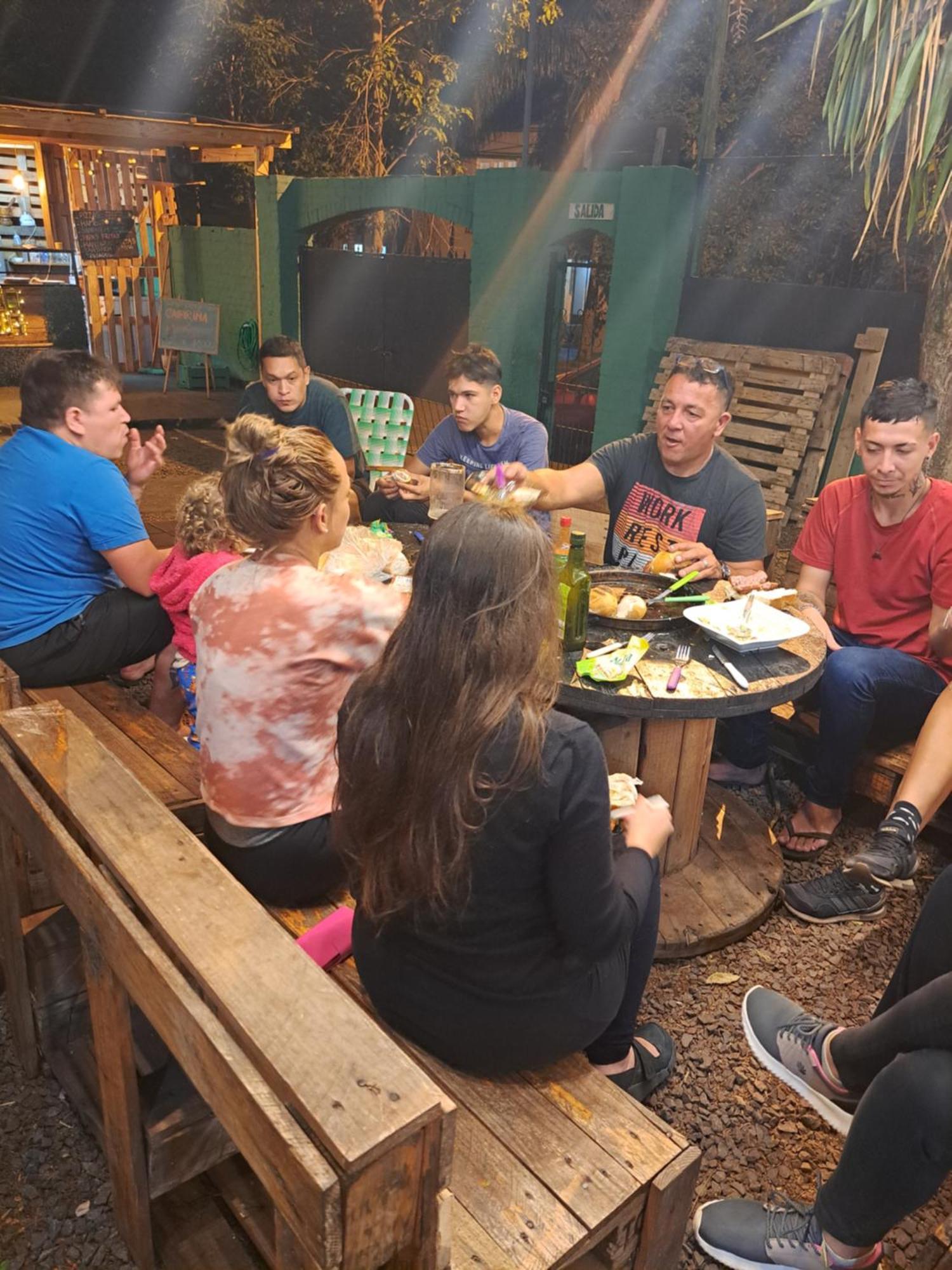 Benteveo Hostel Iguazu Puerto Iguazú Buitenkant foto